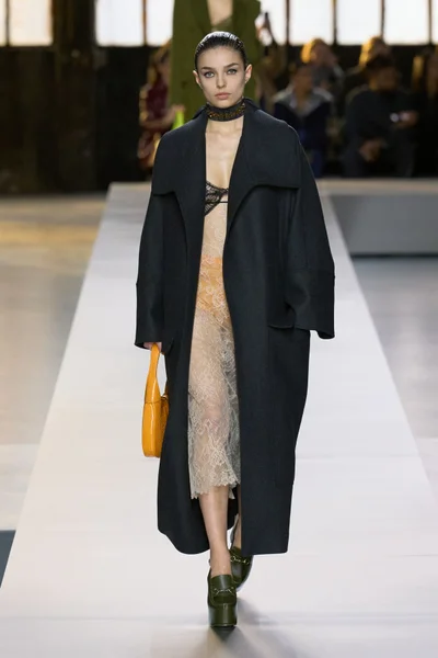 Look 13
